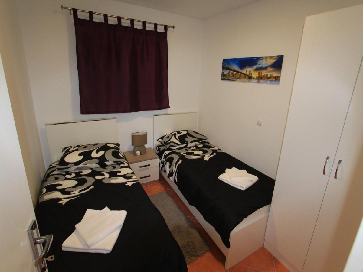 Apartments Nero Novi Vinodolski Εξωτερικό φωτογραφία