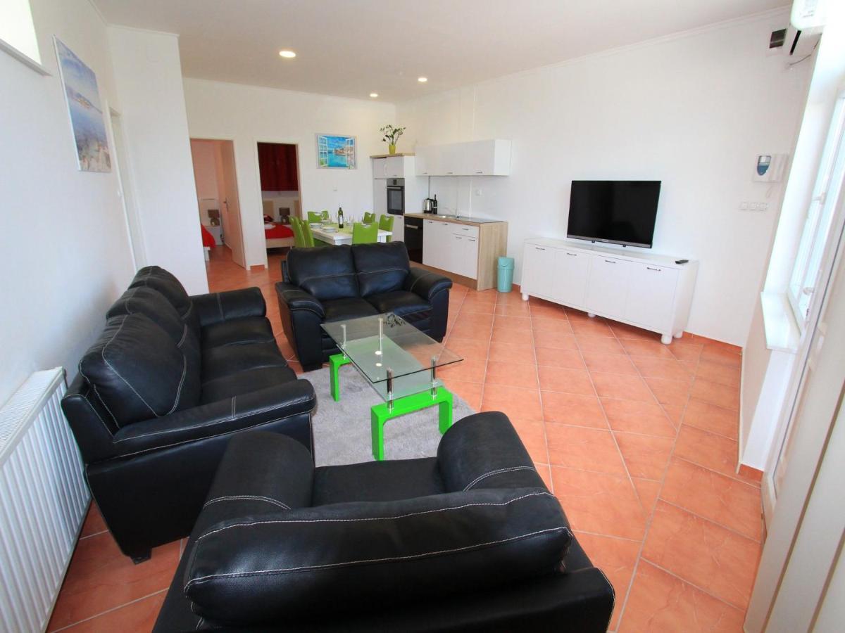 Apartments Nero Novi Vinodolski Εξωτερικό φωτογραφία